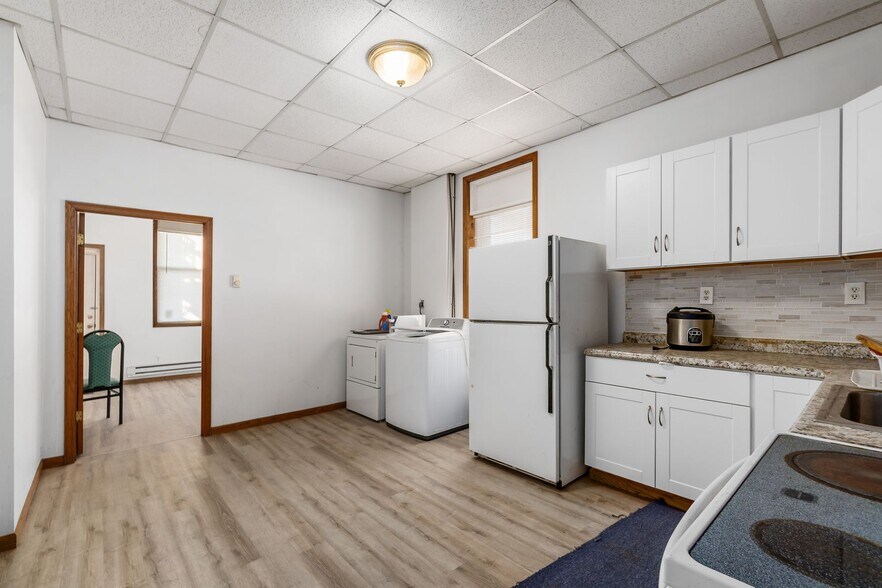 More Photos Of 10 S Park St, Mansfield Storefront Retail Residential For Sale