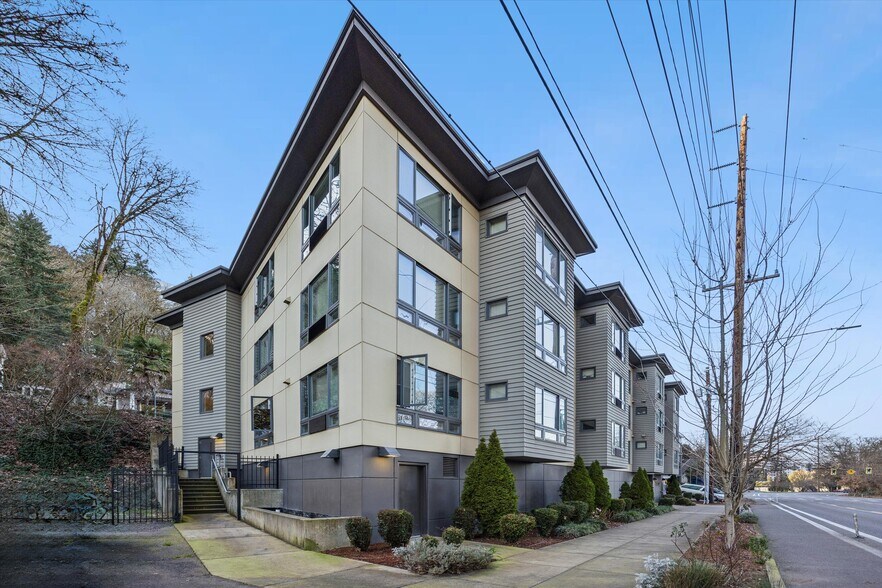 More Photos Of 2926 SW 4th Ave, Portland Apartments For Sale