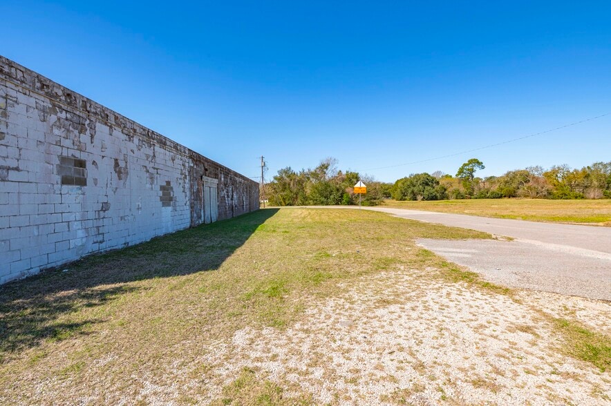 More Photos Of 2002 Highway 3, La Marque Industrial For Sale