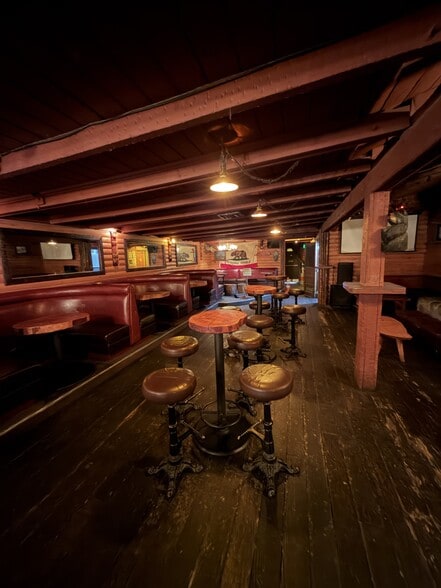 More Photos Of 3172 Los Feliz Blvd, Los Angeles Bar For Sale