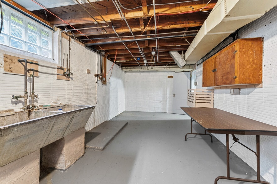More Photos Of 201 N Cleveland Massillon Rd, Akron Office For Sale