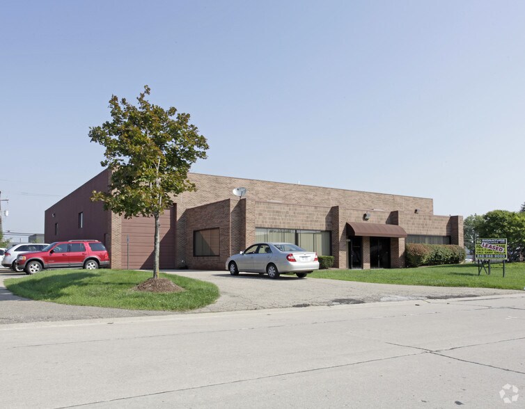 More Photos Of 31492 Glendale St, Livonia Warehouse For Lease