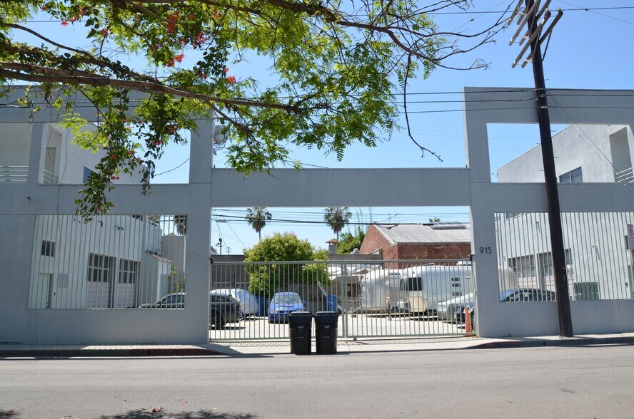 More Photos Of 905 Electric Ave, Venice Unknown For Lease