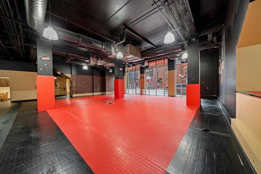 More Photos Of 1720 W North Ave, Chicago Storefront Retail Office For Lease