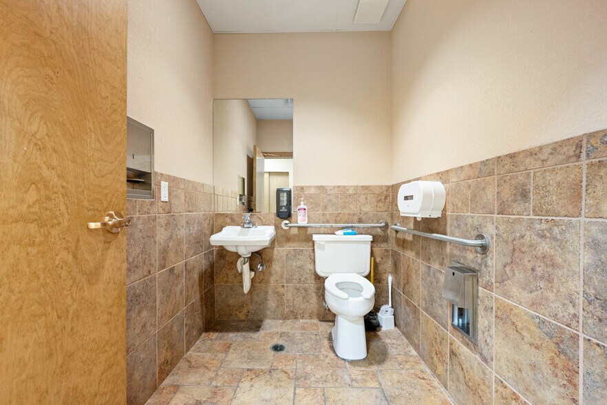 More Photos Of 136 W Main St, Trinidad Office For Sale