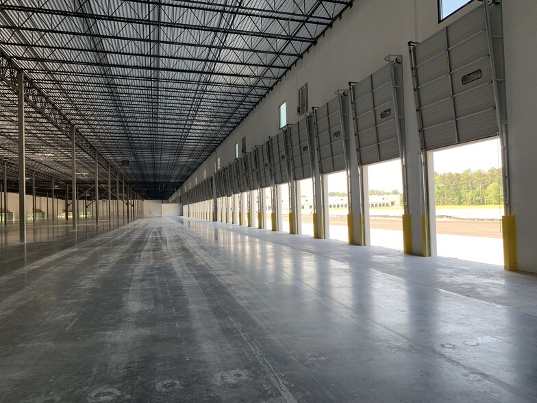 More Photos Of 2490 Dogwood Dr, Conyers Warehouse For Lease