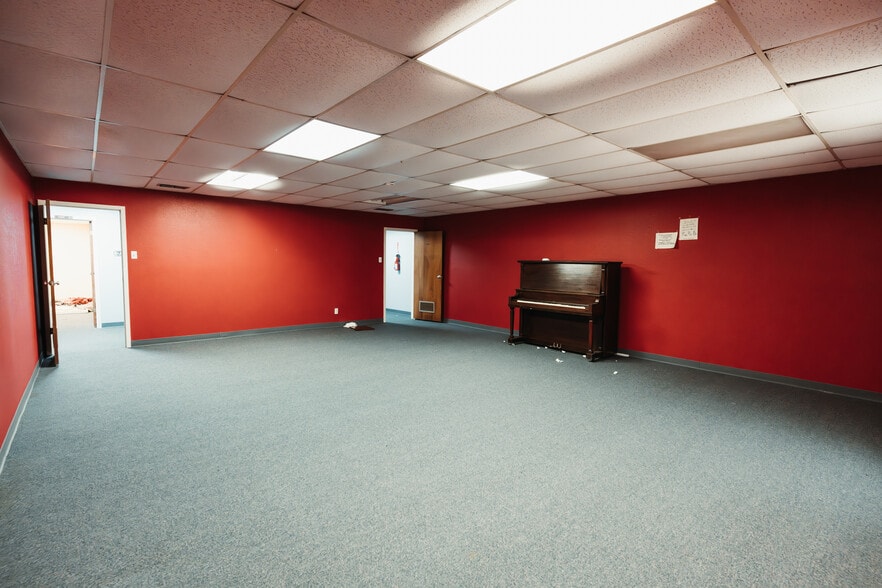 More Photos Of 900 Natchez Ave, Pasadena Schools For Sale