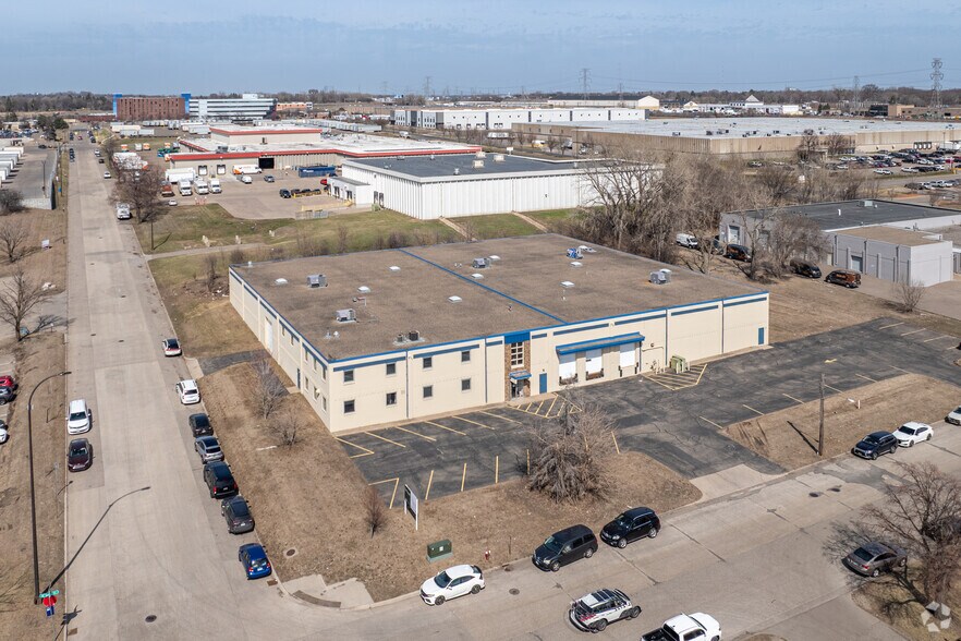 More Photos Of 3401 NE Spring St, Minneapolis Manufacturing For Sale