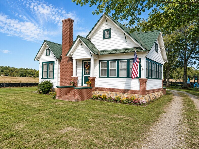 More Photos Of 3414 US-411, White Mixed Retail For Sale