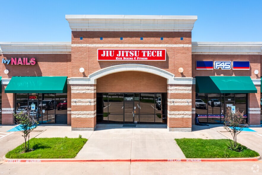 More Photos Of 7650 I-35 E, Corinth Storefront For Lease