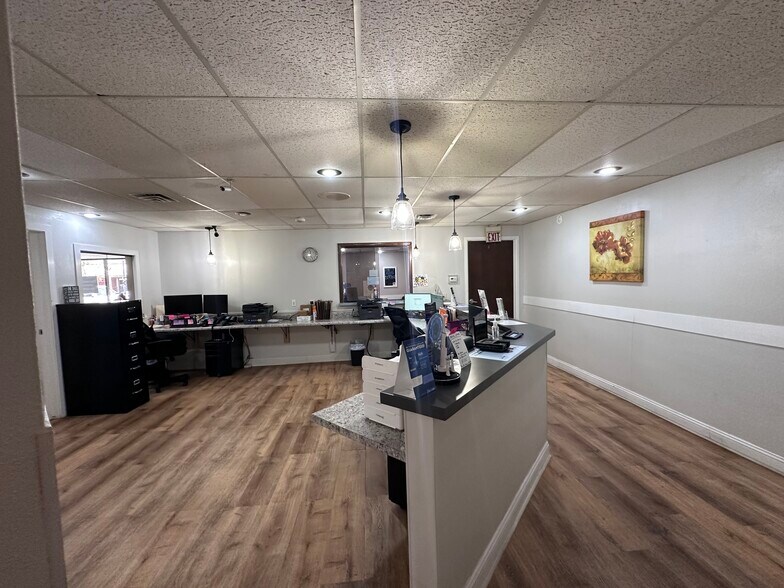 More Photos Of 2020 S Division Ave, Grand Rapids Medical For Sale