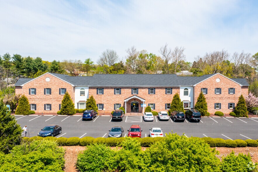 More Photos Of 5 Hearthstone Ct, Reading Office For Sale