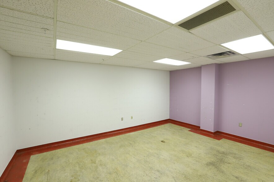 More Photos Of 184 Salem Ave, Dayton Office Residential For Lease
