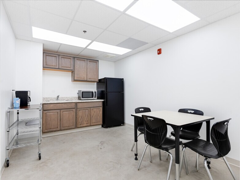 More Photos Of 26336 S Heritage Dr, Elwood Warehouse For Sale