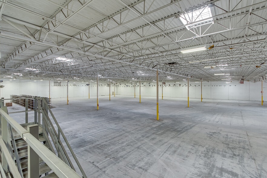 More Photos Of 2600 Buford Hwy, Buford Distribution For Lease