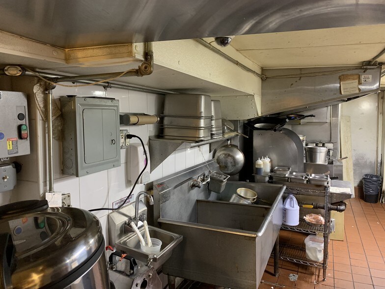 More Photos Of 324 E 6th St, New York Apartments For Lease