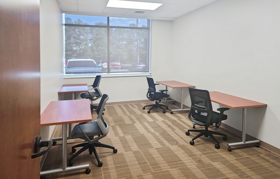 More Photos Of 5547 Veterans Pky, Columbus Coworking Space