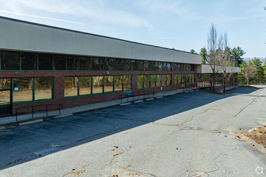More Photos Of 89 October Hill Rd, Holliston Light Manufacturing For Lease