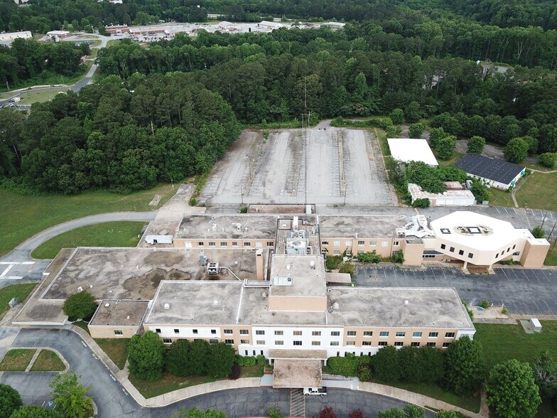 More Photos Of 60 Hospital, Newnan Office For Sale
