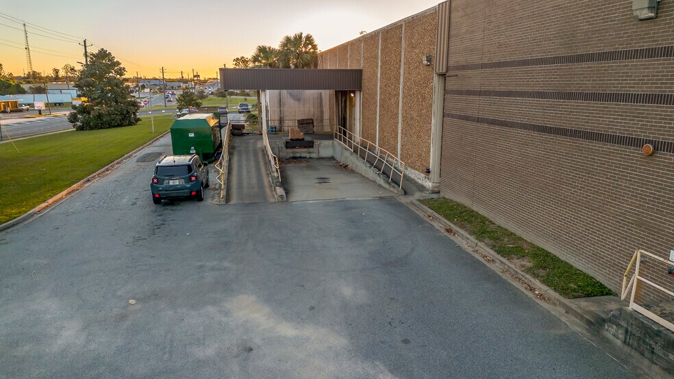 More Photos Of 311 W Central, Valdosta Manufacturing For Sale