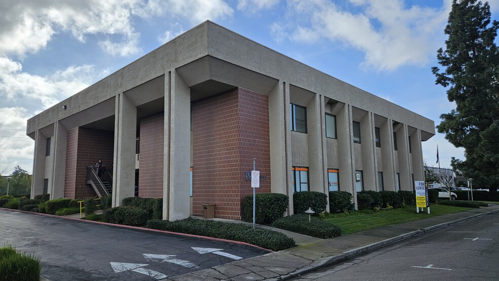 Primary Photo Of 1036 W Robinhood Dr, Stockton Office For Lease