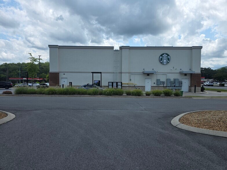 More Photos Of 1302 W Walnut Ave, Dalton Storefront For Sale