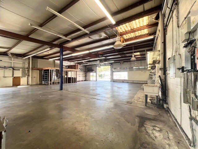 More Photos Of 1150 Main St, Morro Bay Warehouse For Sale