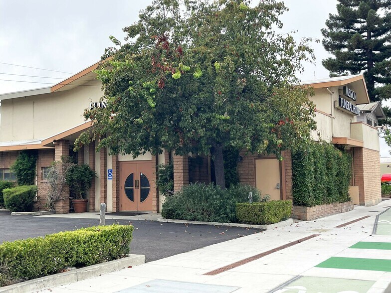 More Photos Of 22297 Mission Blvd, Hayward General Retail For Sale