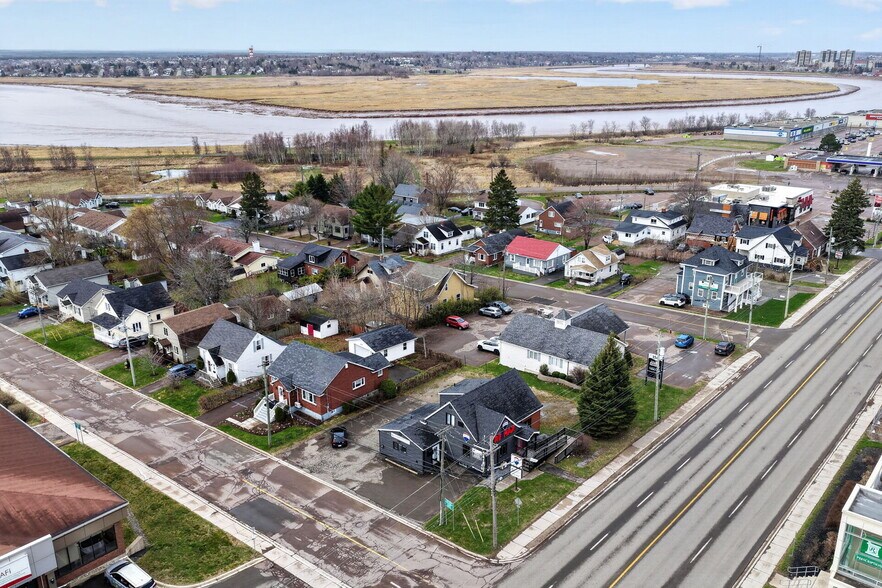 More Photos Of 120 Champlain Rue, Dieppe Office For Sale