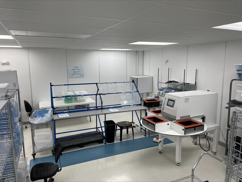 More Photos Of 20 London Ln, Seabrook Industrial For Sale