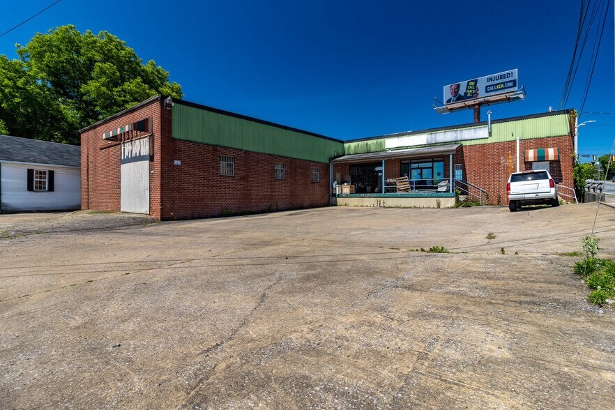 More Photos Of 303 W Walnut Ave, Dalton Flex For Lease