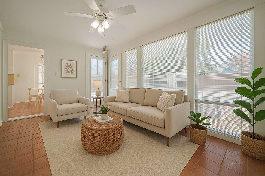 More Photos Of 826 Heights Blvd, Houston Office Residential For Sale