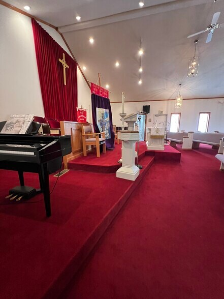 More Photos Of 223 Main St, Elwood Religious Facility For Sale
