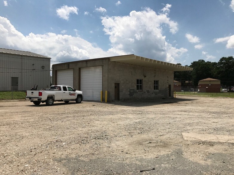 More Photos Of 1635 Commerce Rd, Richmond Truck Terminal For Lease