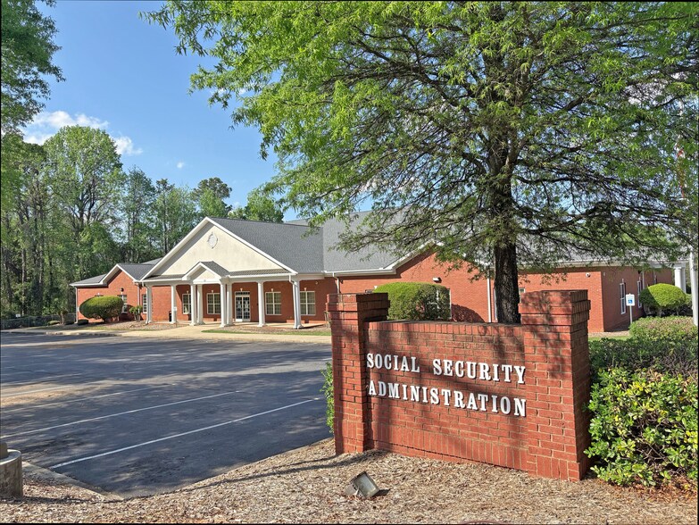 Primary Photo Of 319 Pelham Rd, Greenville Office For Sale