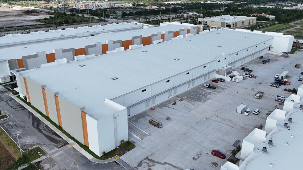 More Photos Of 8289 Boynton Beach Blvd, Boynton Beach Unknown For Lease