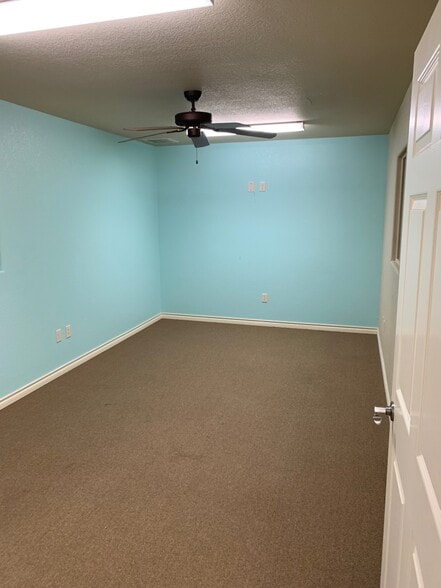 More Photos Of 1310 Weatherford Hwy, Granbury Light Distribution For Lease