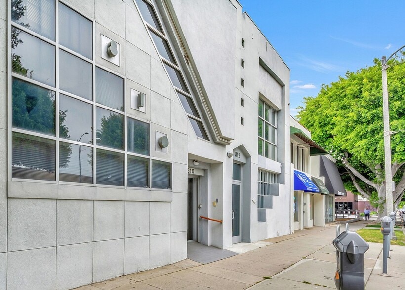 More Photos Of 810 S Robertson Blvd, Los Angeles Storefront Retail Office For Sale