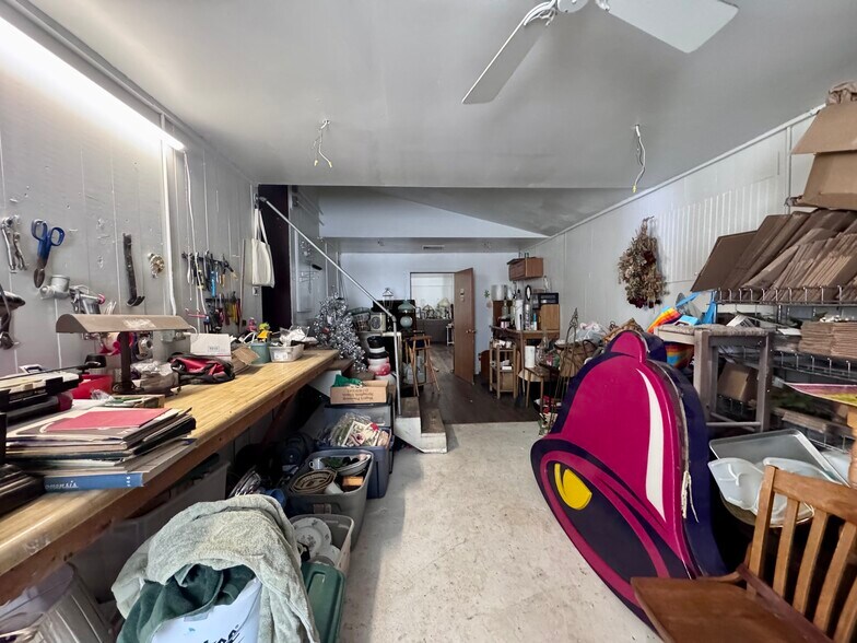 More Photos Of 127 W Calhoun St, Macomb Freestanding For Sale