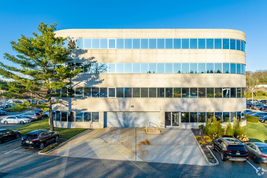 More Photos Of 48 S Service Rd, Melville Office For Lease