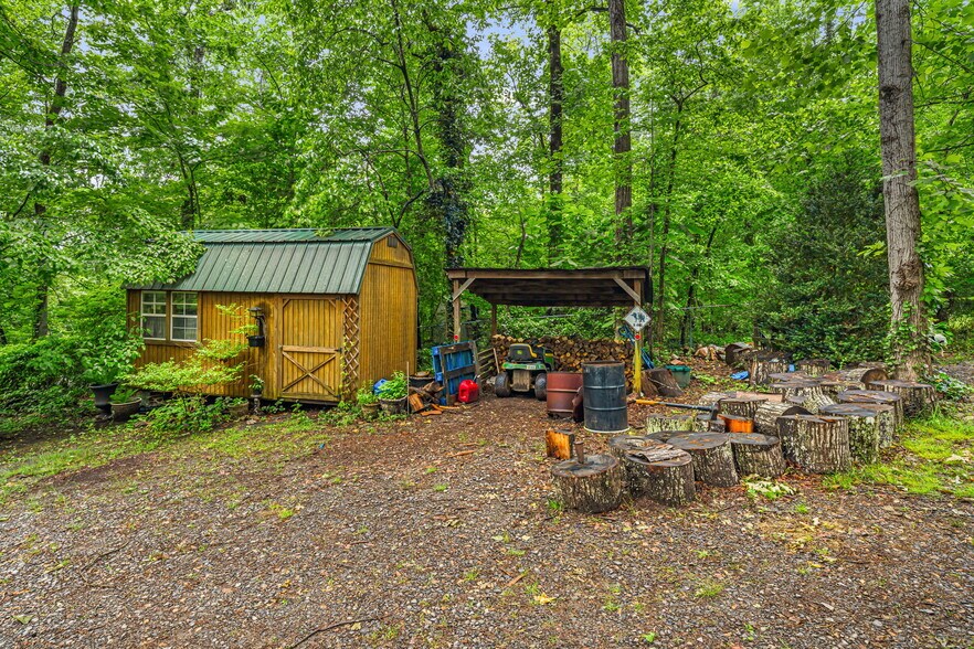 More Photos Of 1186 Old Us Hwy 70 W, Black Mountain Hospitality For Sale