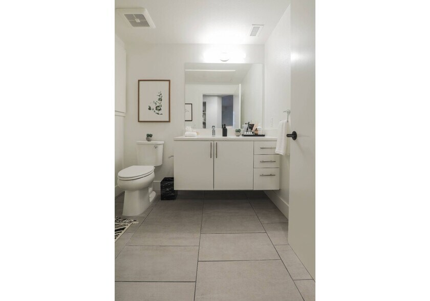 More Photos Of 219 9th Ave, Oakland Apartments For Lease