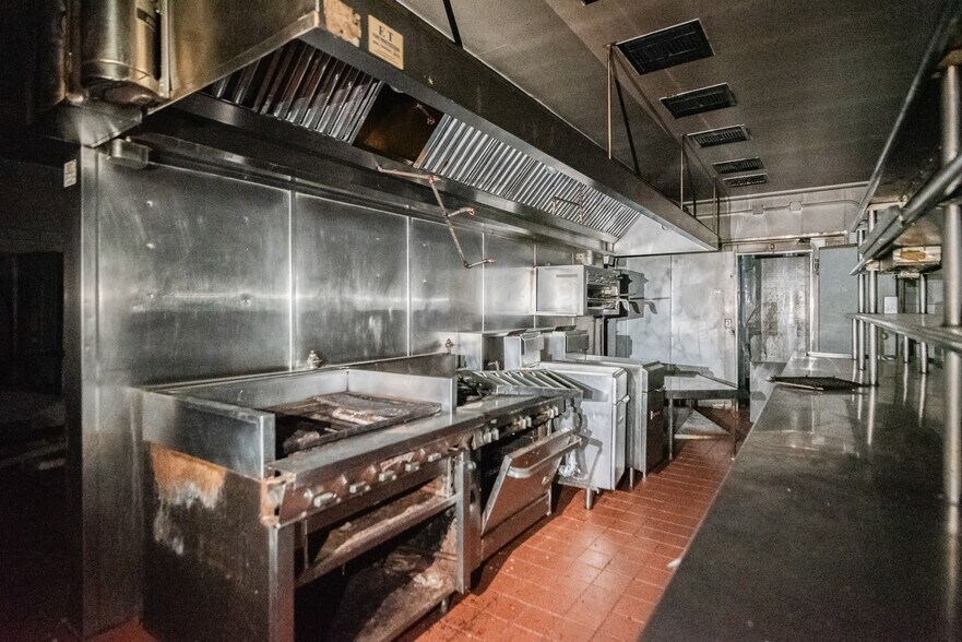 More Photos Of 39888 Balentine Dr, Newark Restaurant For Sale