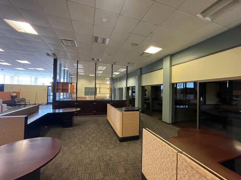 More Photos Of 9300 Blue Ridge Blvd, Kansas City Bank For Sale