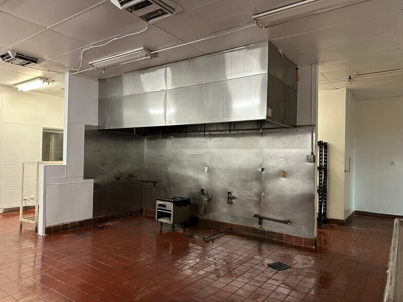 More Photos Of 120 S 1st Ave, Barstow Freestanding For Lease