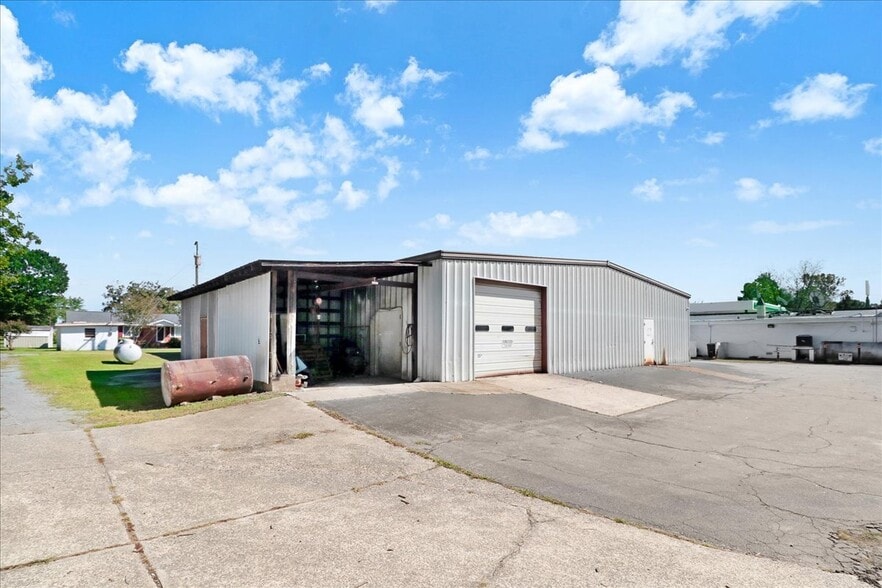 More Photos Of 101 Dunn St, Four Oaks Freestanding For Sale