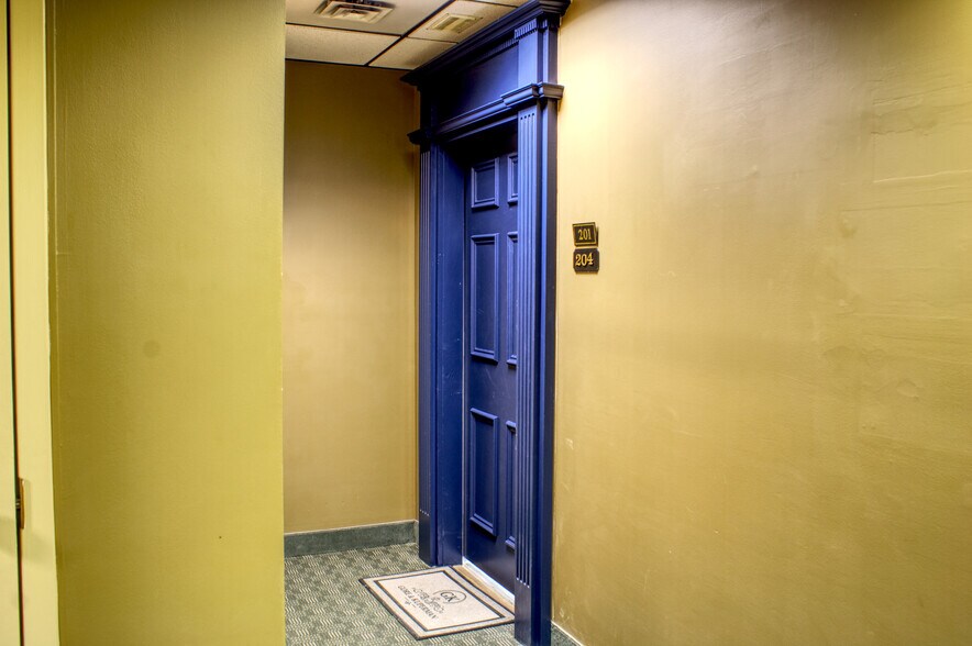 More Photos Of 10521 Judicial Dr, Fairfax Medical For Sale