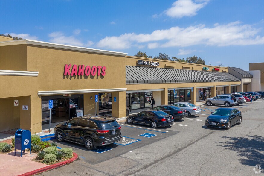 More Photos Of 302-362 W El Norte Pky, Escondido Unknown For Lease