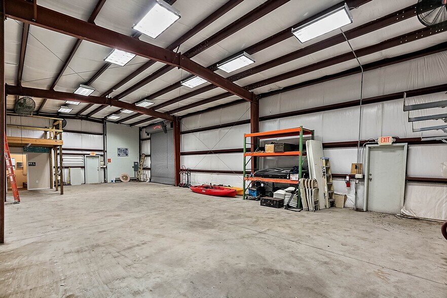 More Photos Of 6790 65th Way N, Pinellas Park Freestanding For Lease