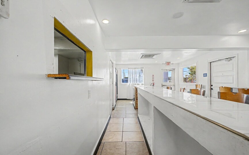 More Photos Of 801 E Broadway Rd, Mesa Fast Food For Sale